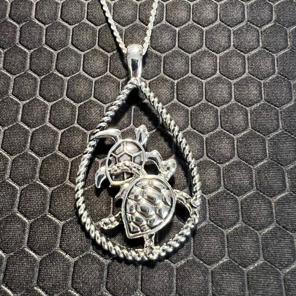 Venice By The Sea Jewelry Jewelry - Turtle Necklace Made of Sterling Silver